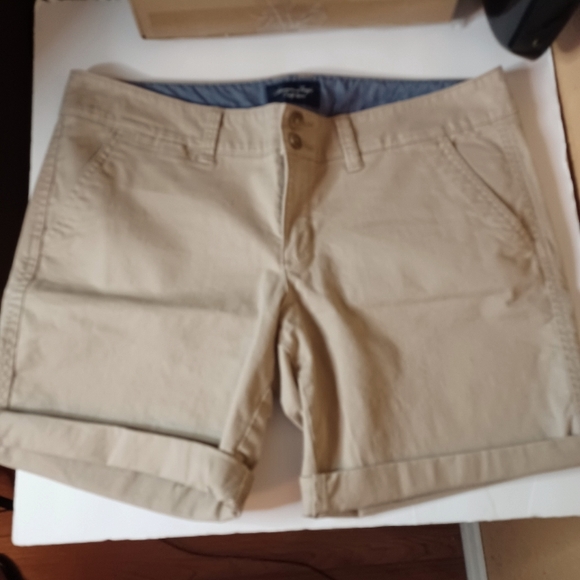American Eagle Outfitters Khaki Sorts Size 10 Women's.. #B-0048 - Picture 3 of 8
